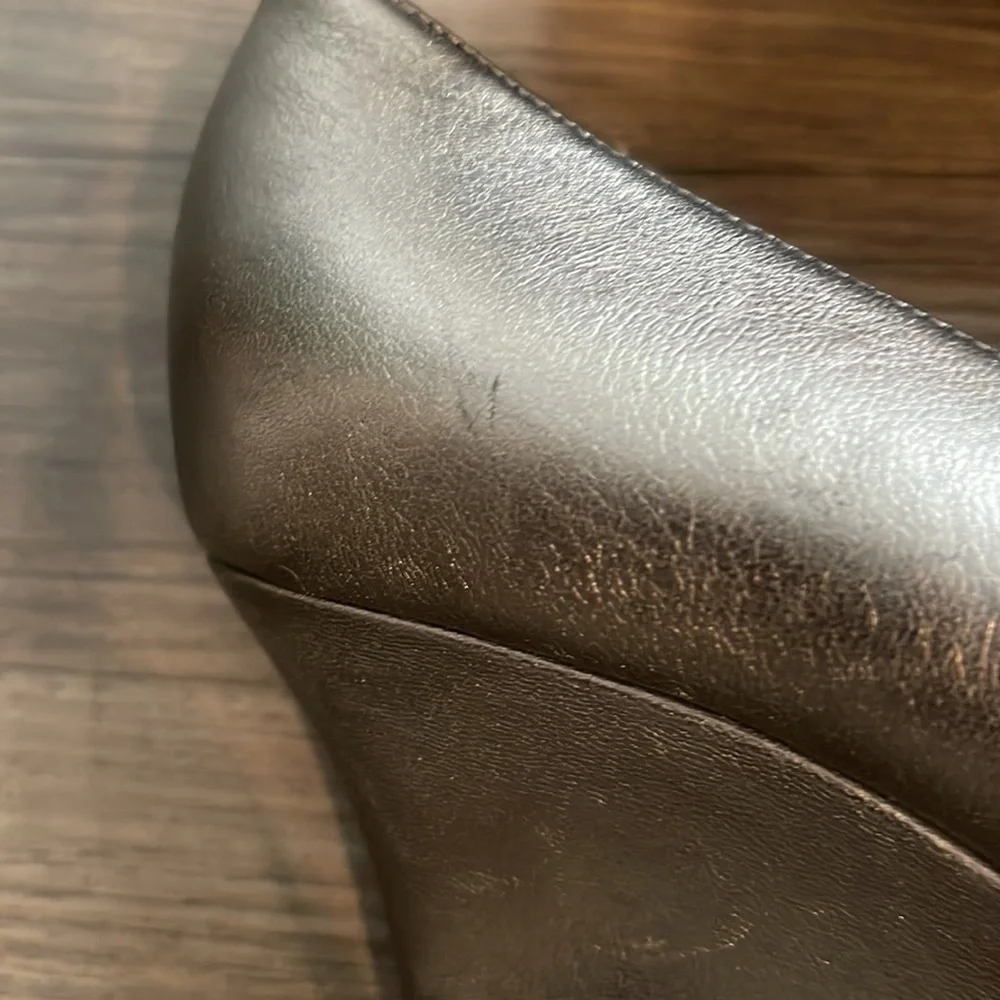 Bruno Magli Metallic Pewter Wedge Heel Sz 38 1/2
